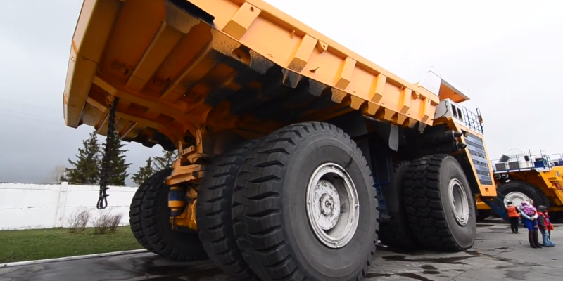 10 самых больших машин в мире и в России